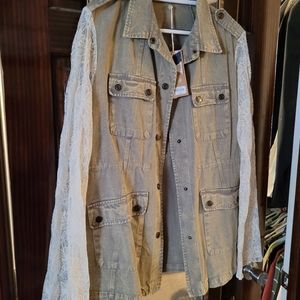 NWT Gimmick from Buckle lace detail sleeved jacket.